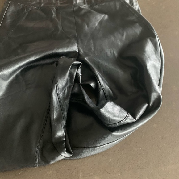 Aritzia Wilfred XS faux leather leggings - Picture 4 of 4